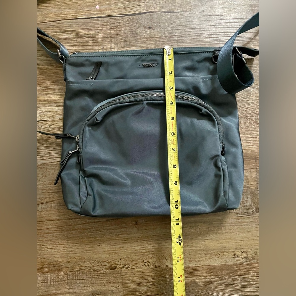 TUMI Voyageur Capri Crossbody Shoulder Bag Gray Nylon Travel Neutral Classic - Picture 16 of 16